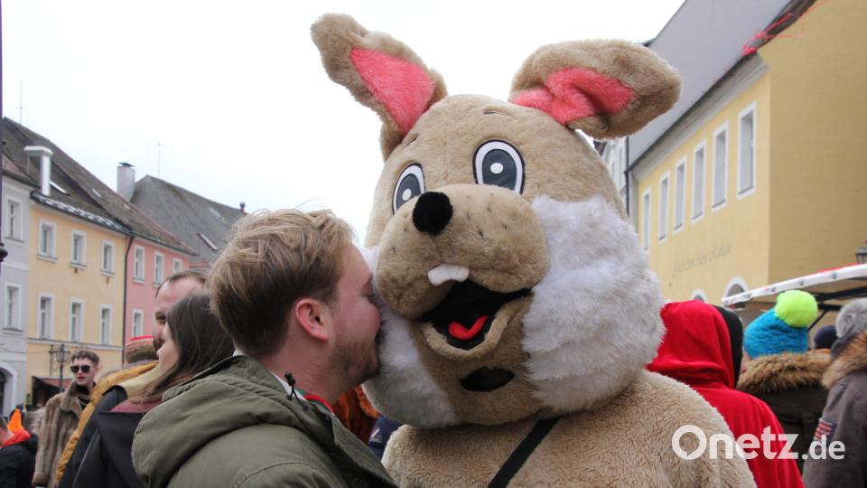 Ein Bussi für Hasi. Bild: kro