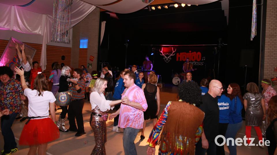 Die Gäste tanzten bis in die Nacht zur Musik der Band &quot;Horrido Express&quot;. Bild: egl