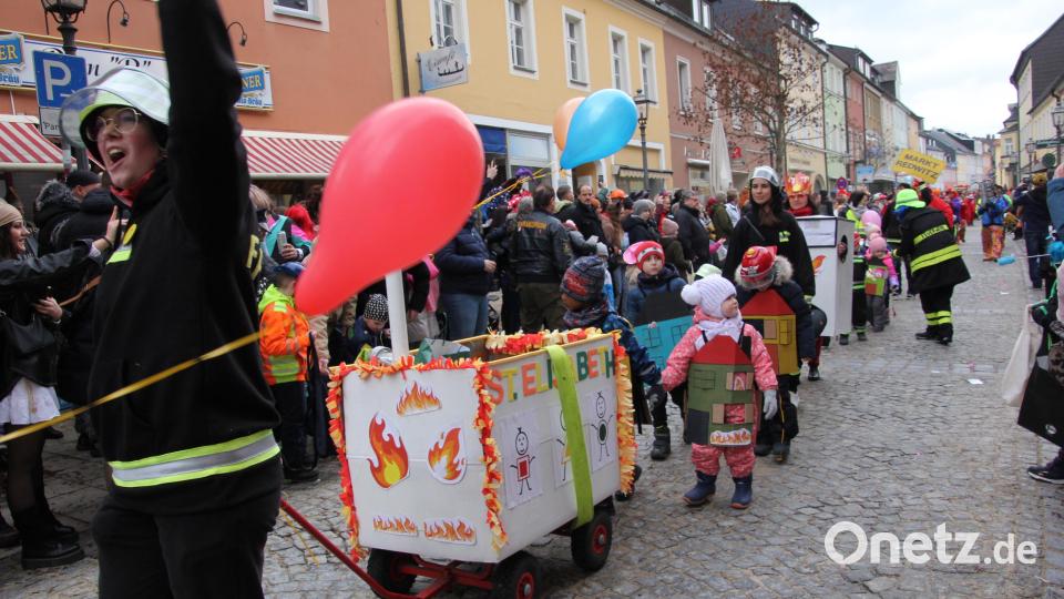 Die Gruppe der katholischen Kindertagesstätte St. Elisabeth beim Narrenzug. Bild: kro
