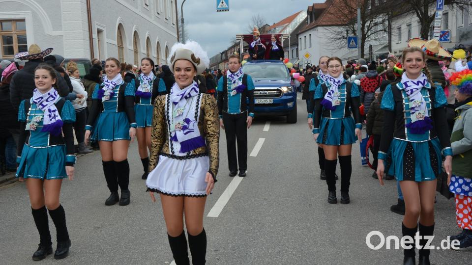 Die Prinzengarde des Mitterteicher Gaudiwurms. Bild: jr