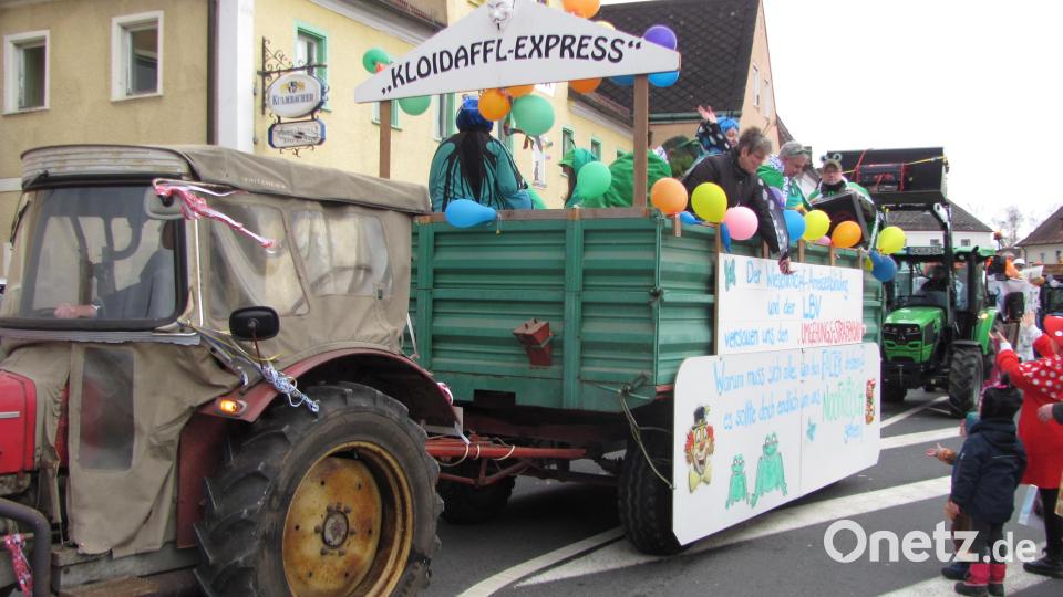 Der Kloidaffl-Express vertrat die Belange der &quot;Noofrösch&quot; in Sachen Umgehungsstraße. Bild: sei