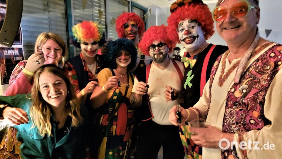Kreative Kostüme gab es beim Faschingsball im Emil-Kemmer-Haus zu sehen. Bild: lg