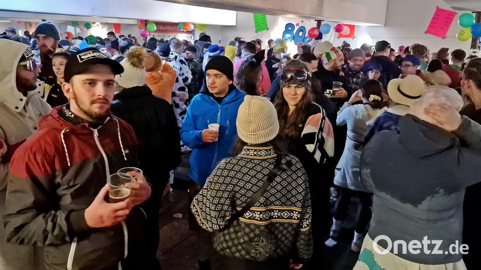 Ein Blick ins Parkdeck, das am Faschingssonntag zur Disco umfunktioniert wurde. Bild: R. Kreuzer