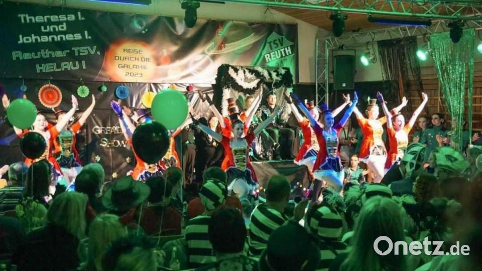 Bei der Rosenmontagsparty des TSV Reuth herrschte gute Stimmung. Bild: Bernd Stengl/exb