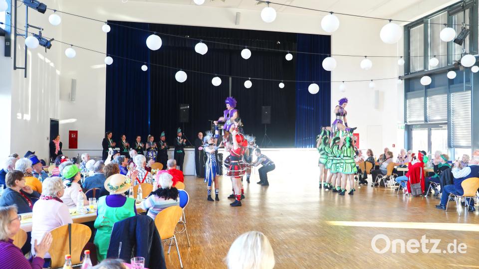 Der Showtanz der Reuther Garde entführte in galaktische Welten. Bild: njn