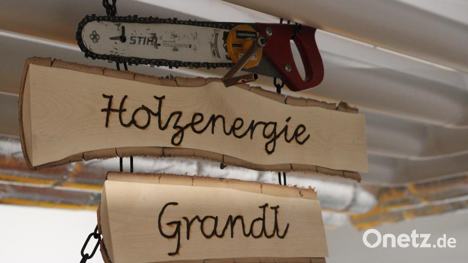 In Pfaben haben vier Nachbarn die Energieerzeugung in eigene Hände genommen. Unter dem Namen "Holzenergie Grandl" haben sie sich zusammengetan. Bild: ckl