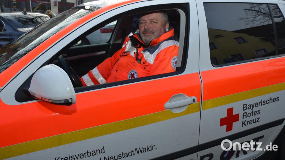 Heinrich Rewitzer ist Tag und Nacht für die Helfer vor Ort im Einsatz. Auch beim Kinderfaschingsumzug in Vohenstrauß war er an Ort und Stelle. Bild: dob