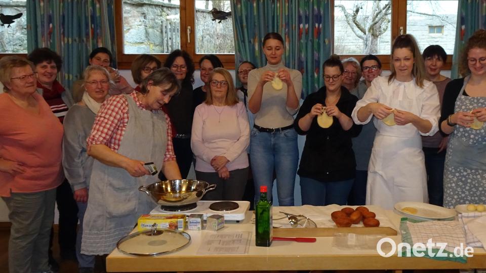 Das Ausziehen der Kücheln ist gar nicht so einfach. Bild: le