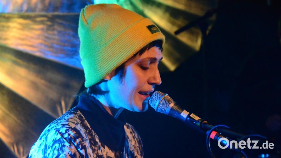 Alin Coen malt Klangfarbenteppiche im Ring-Theater. Bild: Kunz