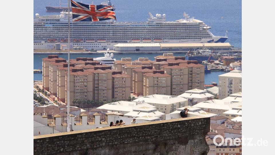 Eine Araber-Burg im Süden Spaniens mit britischer Flagge - Gibraltar ist halt anders. Bild: Manuel Meyer
