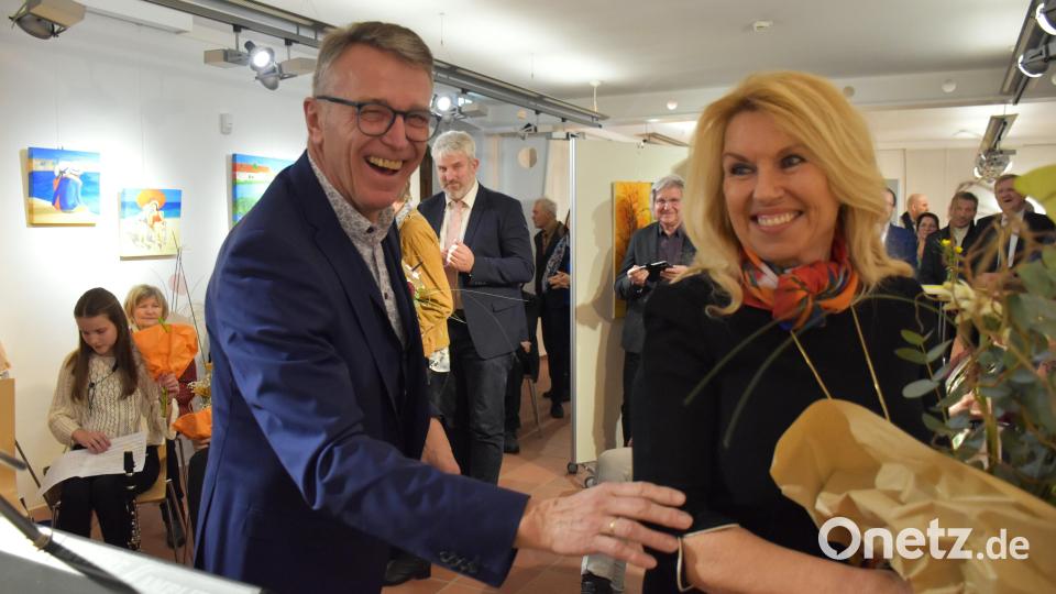 Blumen von Bürgermeister Franz Stahl gab es für die KVT-Vorsitzende Petra Schicker. Bild: ubb