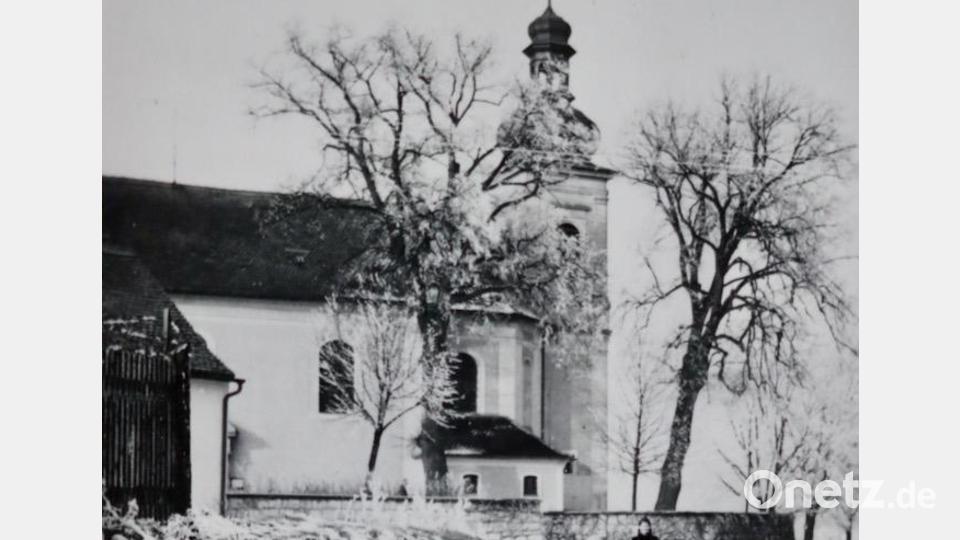 Früher stand die Kirche St. Sebastian außerhalb der Stadt, eine Bebauung gab es hier noch nicht. Die Vorgängerkirche der heutigen Kirche St. Sebastian mit Friedhof diente als Pestkirche. Repro: Archiv St. Georg