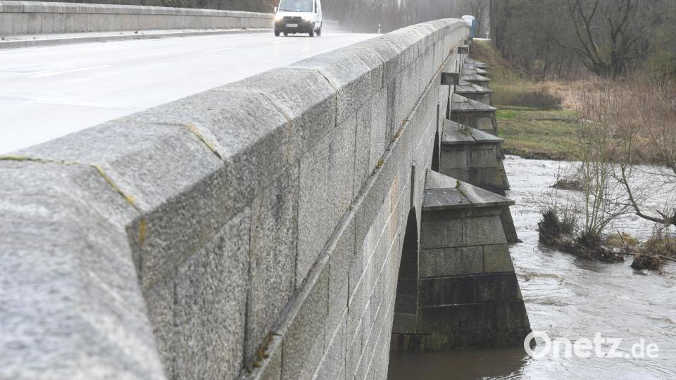 Die Waldnaabbrücke bei Unterwildenau ist ab Montag bis zum Jahresende gesperrt. Bild: Gabi Schönberger