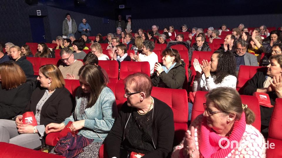 Rund 70 Zuschauerinnen und Zuschauer verfolgten den Dokumentarfilm. Bild: wro