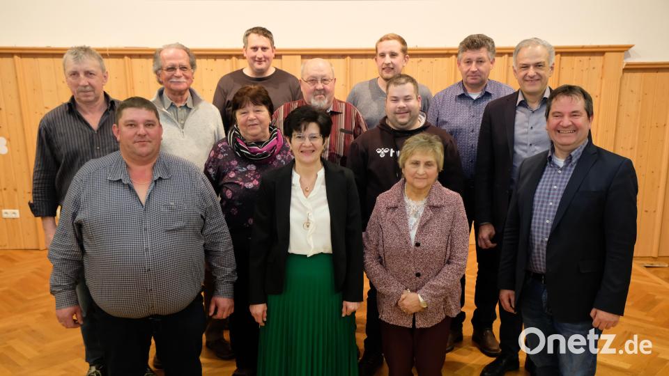 Die neue Vorstandschaft des CSU-Ortsverbandes mit Vorsitzender Irmi Bauer (Bildmitte) Bild: do