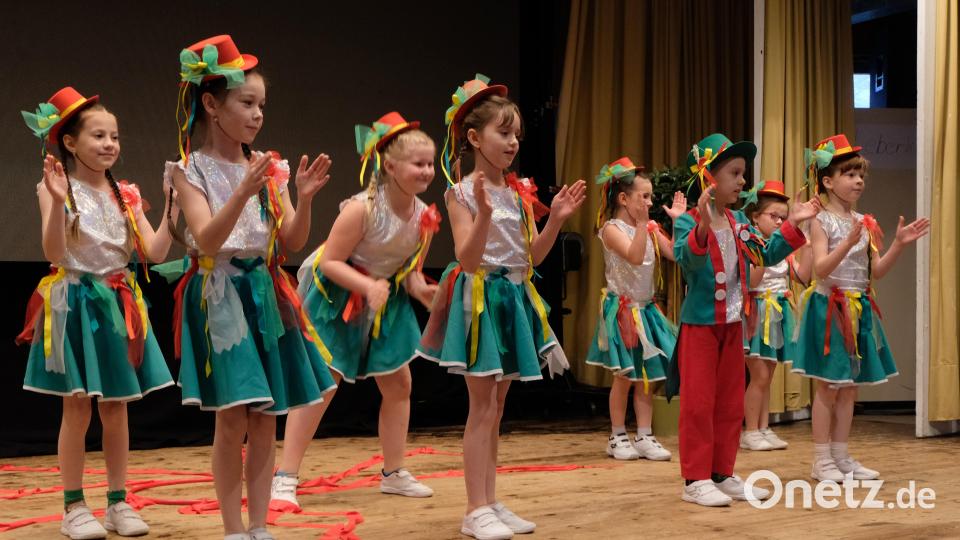 Einen glänzenden Auftritt boten die Kinder aus der Partnergemeinde Tlucna. Bild: le
