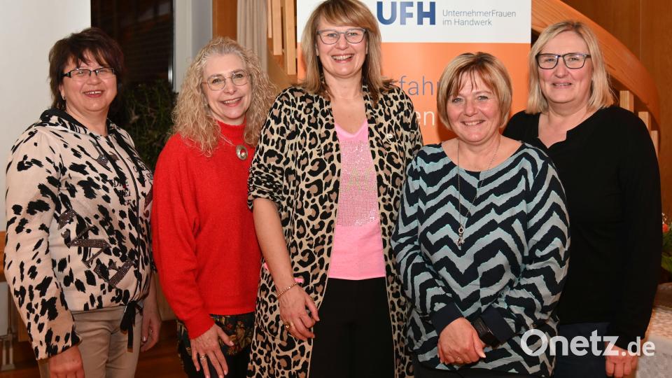 Der neue Vorstand der Unternehmerfrauen im Handwerk (von links): Maria Blödt, Heike Lutter, Andrea Seitz, Sabine Scharl und Claudia Engelhard. Bild: gf