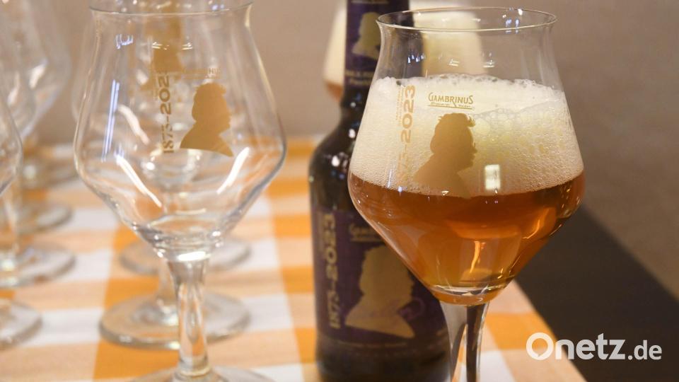 Die Gambrinus Brauerei hat anlässlich des 150. Geburtstags von Max Reger ein neues Festbier gebraut. Bild: Gabi Schönberger