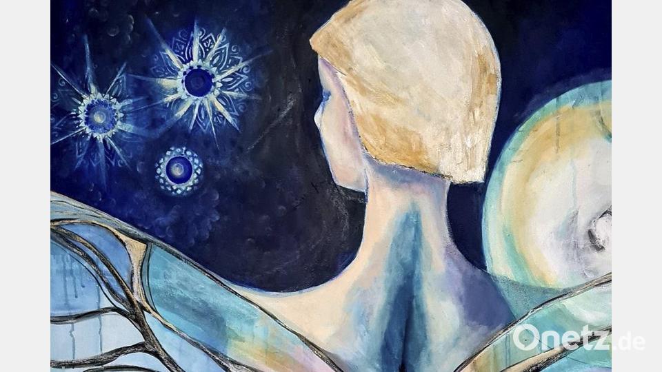 Die Schmetterlingsfrau aus der Malerei von Claudia Brechtelsbauer „Look to the stars“ wirbt für die Ausstellung der Kunterbunten Kastler Kunst an Ostern 2023. Bild:  Claudia Brechtelsbauer/exb