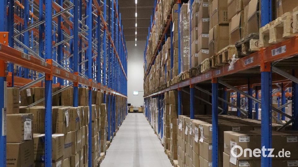 Das teilautomatisierte Hochregallager im neuen Elasto-Logistikzentrum bietet 5441 Palettenstellplätze. Bild: mfh