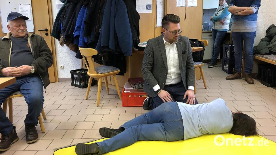 Für den Abschnitt &quot;Bodenturnen&quot;, wie Sven Lehner (rechts) es formulierte, sorgte die stabilie Seitenlage, die vor einigen Jahren bereits deutlich vereinfacht wurde. Bild: wro
