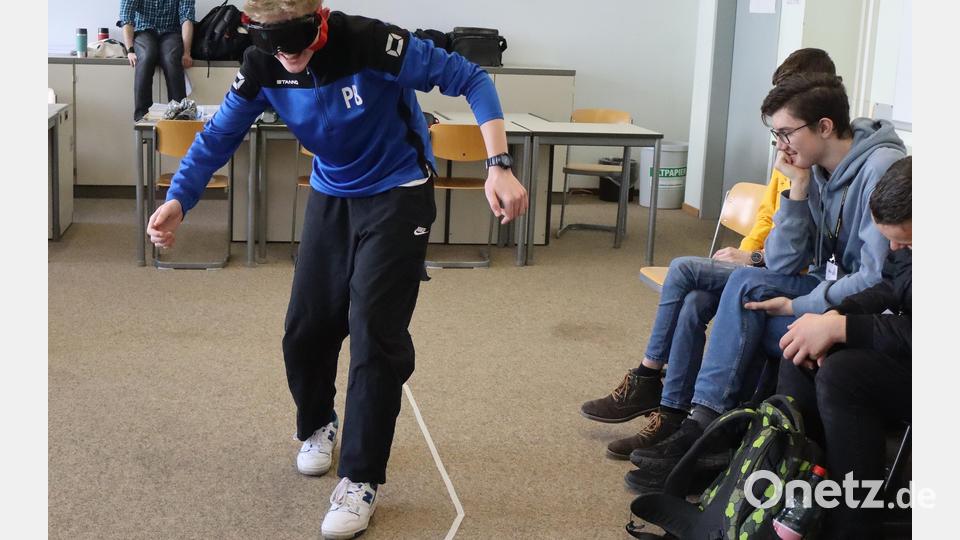 Es ist nicht einfach, auf der Linie zu bleiben, wenn man alles doppelt sieht. Bild: mfh