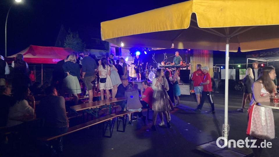 Open Air bei der Oberbibracher Kirwa Bild: ui