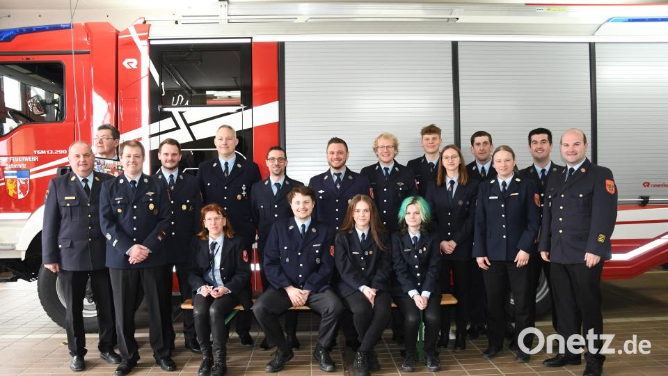 Die Feuerwehr Schirmitz ehrte langjährige Kräfte für ihren Einsatz. Bild: hcz