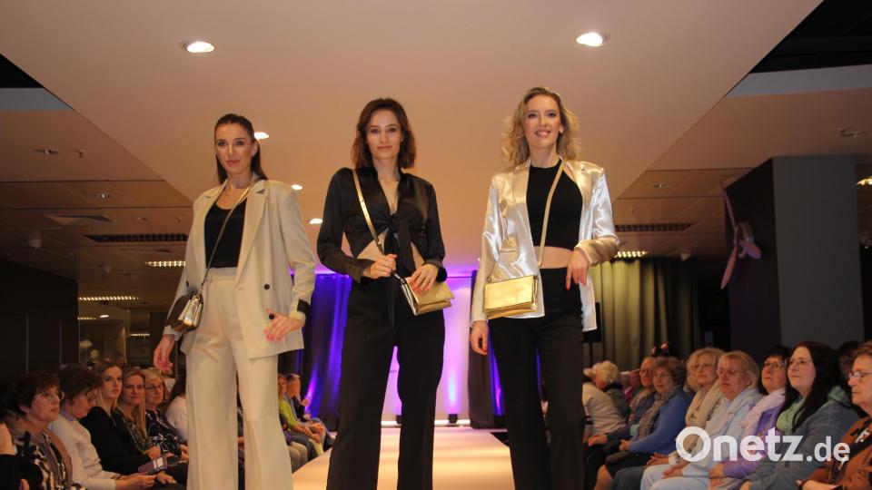 Auch festliche Ausgehmode für den Abend zeigten die Models. Bild: kro