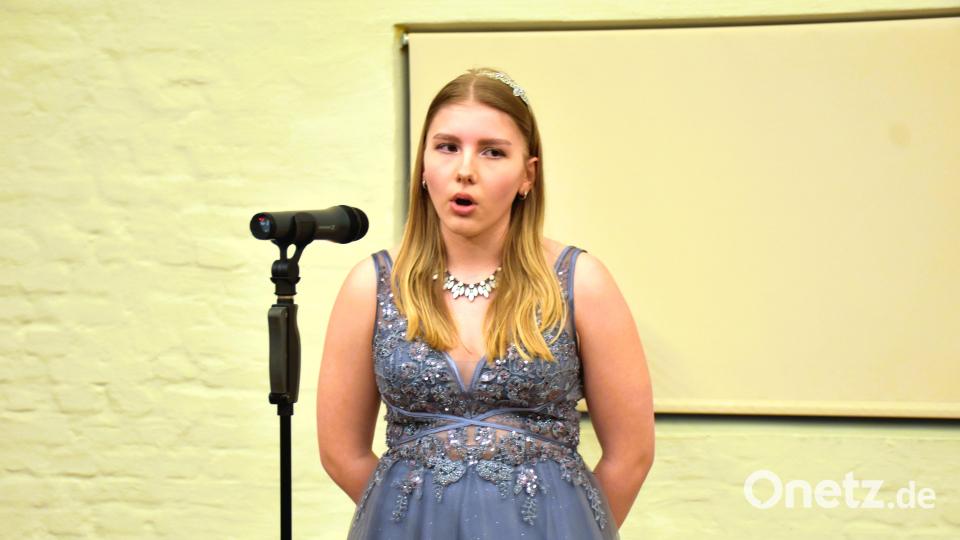 Hannah Ertl interpretierte unter anderem aus &quot;Song and Dance&quot; den &quot;Unexpected Song&quot;. Bild: ubb