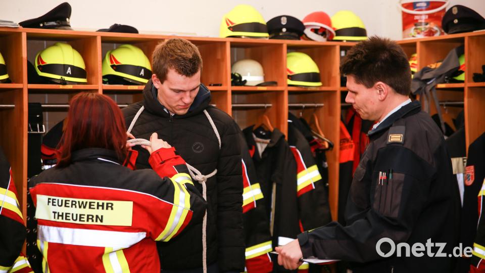 Grundausbildung erfolgreich abgeschlossen bei der Feuerwehr Theuern Bild: egl