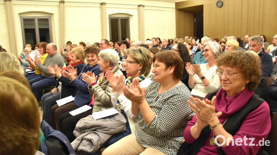 Nach jedem Beitrag gab es vom Publkum begeistert Applaus. Bild: ubb