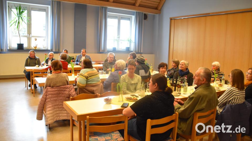 Zusammenlegungen und Energiekosten große Themen in der Pfarreiengemeinschaft Windischeschenbach und Neuhaus. Der der Pfarrversammlung wurde über die vergangenen Jahre berichtet und Ausblick gehalten. Bild: wrm