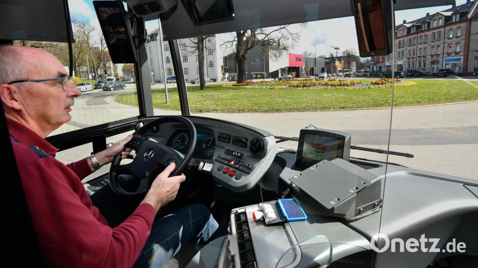 Auch für die Fahrer ist es eine Umstellung, mit einem Elektrobus zu fahren. Bild: Petra Hartl