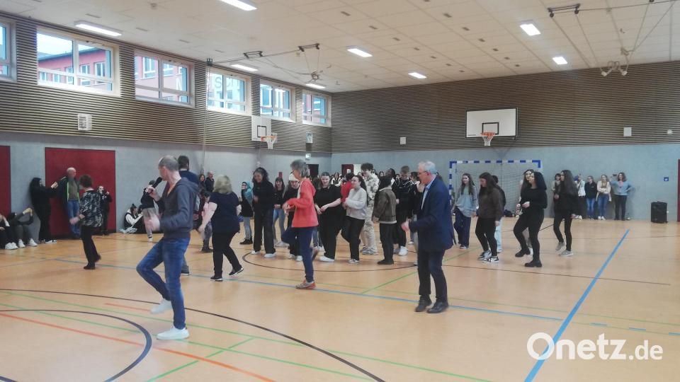 Spiel und Spaß war beim Tag der offenen Tür in der Mittelschule Altenstadt angesagt. Bild: adj