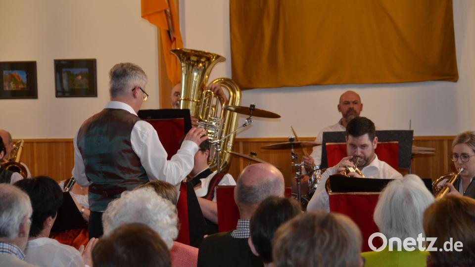 Dirigent Johannes Gruber weiß, worauf es ankommt. Bild: dob