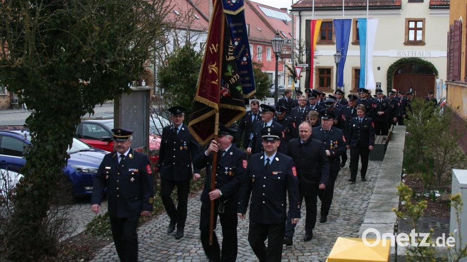 Dem Festabend vorausgegangen war ein Gedenkgottesdienst in der Stadtpfarrkirche St. Vitus und ein Totengedenken am Ehrenmal, erst danach ging es für die Jubelwehr und ihre Ehrengäste zum Kommersabend ins Vitusheim. Bild: wfw