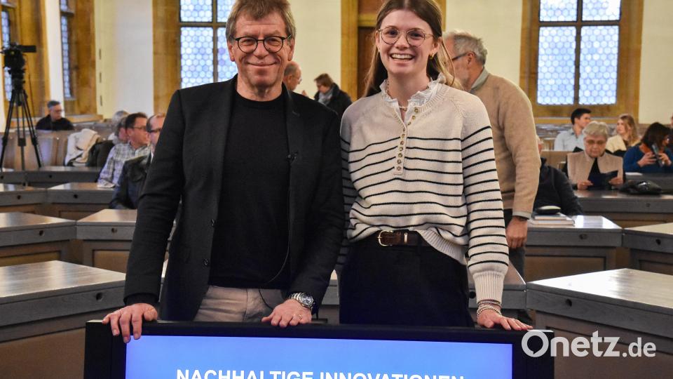 Professor Kai-Ingo Voigt und Lauren Mackintosh gestalteten den letzten Vortrag der Erlanger Universitätstage zum Thema Nachhaltigkeit. . Bild: Stephan Huber