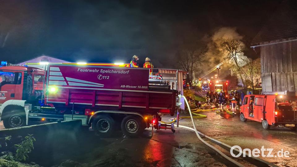 Ein Großaufgebot an Rettungskräften war bei einem Brand im Weidenberger Ortsteil Lessau im Einsatz. Bild: Kreisbrandinspektion Bayreuth