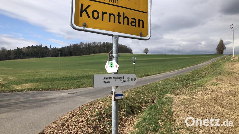 Wanderweg 3 berührt auch das Fischerdorf Kornthan. Betreut wird die Strecke vom Wegepaten Heinrich Weber. Bild: wro