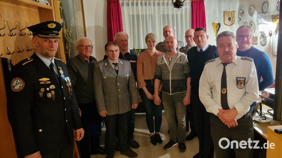 Das Bild zeigt den neu gewählten Vorstand der KRSK Pullenreuth (von links): Kreisvorsitzender Wolfgang Danler, Alfons Hecht, Josef Halbauer, Erwin Becher, Verena Maschauer, Martin Bayerl, Andreas Philipp, Johannes Hecht, Mario Schröter, Egid Nickl und Bürgermeister Hubert Kraus. Bild: Thomas Wegmann/exb