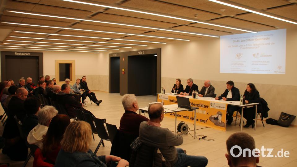 Stadt Grafenwöhr und der Oberpfälzer Kulturbund informieren über die Dimensionen des Kulturfestes der Oberpfälzer. Bild: sne