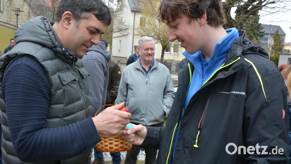 Der frühere Zoiglwirt Thomas Seitz-Hartwich (links) mischte ebenfalls mit. Bild: jr
