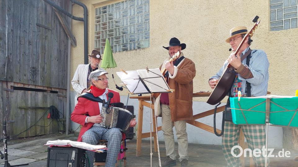 Musiker aus Prag sorgen für Unterhaltung. Bild: jua