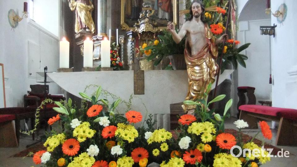 Das Gotteshaus auf der Pittersberger Höhe war zu Ostern farbenfroh geschmückt. Bild: gm