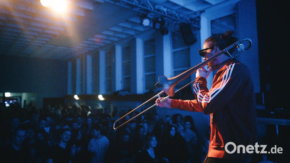 Pop mit Posaune: Die Band &quot;Tasheeno&quot; aus Linz bildet den musikalischen Höhepunkt der Ostersause. Bild: Sebastian Reiter/exb