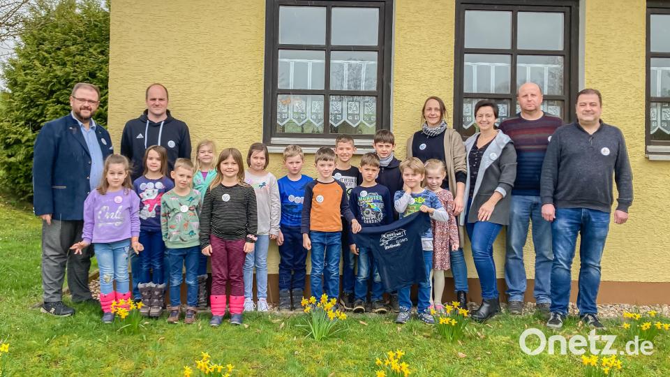 17 Mädchen und Buben bilden die neue Kinderfeuerwehr in Unterbruck. Bild: Stadt Kemnath/exb