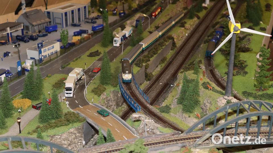 Das erste Windrad in Ensdorf steht schon, jedoch im Maßstab 1:87 in den Ausstellungsräumen des MEC Unteres Vilstal im Klosterdachboden. Bild: mrr
