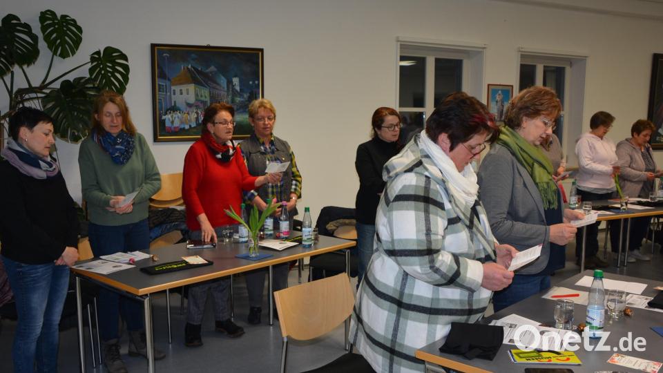 Konstituierende Sitzung des Bezirk Tirschenreuth im Katholischen Frauenbund. 30 Frauen aus 13 Vereinen des Stiftlandes nahmen daran in Tirschenreuth teil. Bild: jr