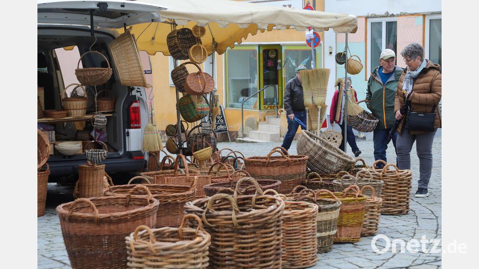 Handgemachte Körbe und Taschen sind seit jeher Teil des Angebots. Bild: Wolfgang Steinbacher